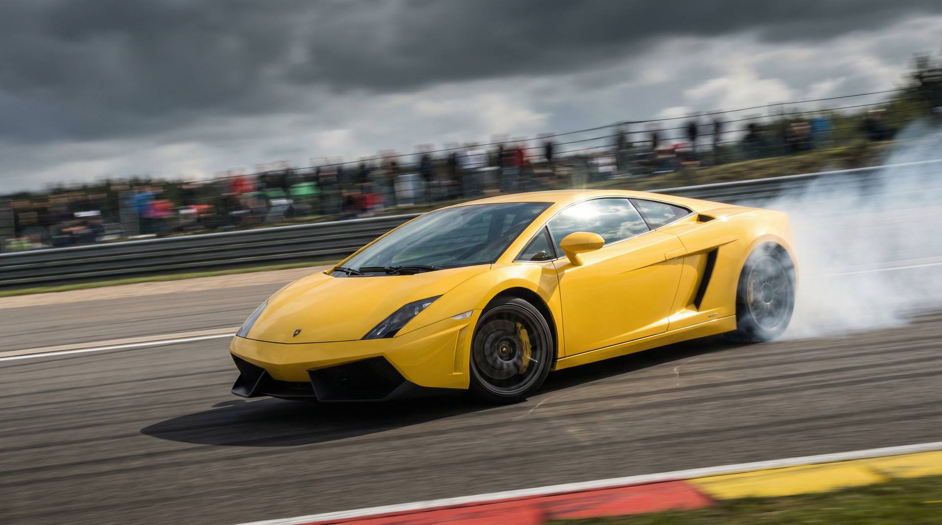 17c一起草赛道漂移短视频